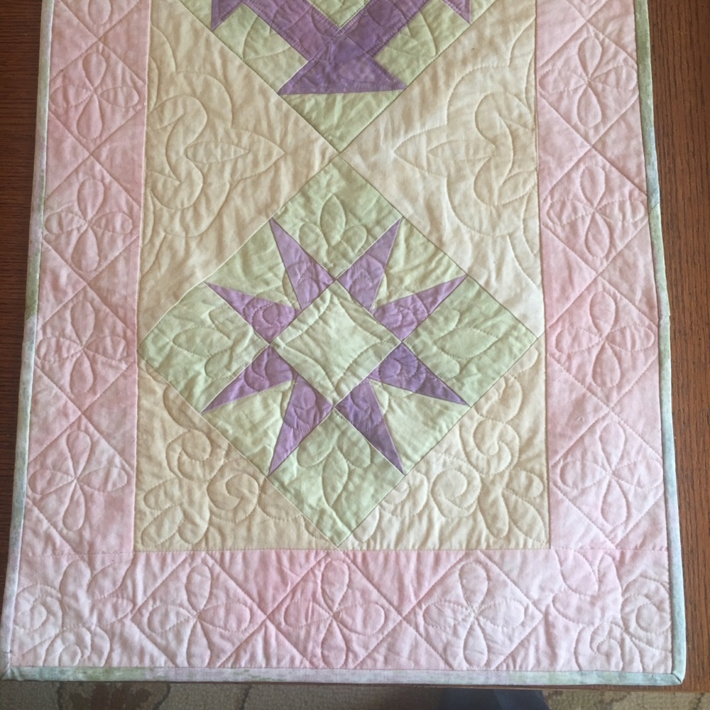 Dining table runner. - Picture 3 of 5